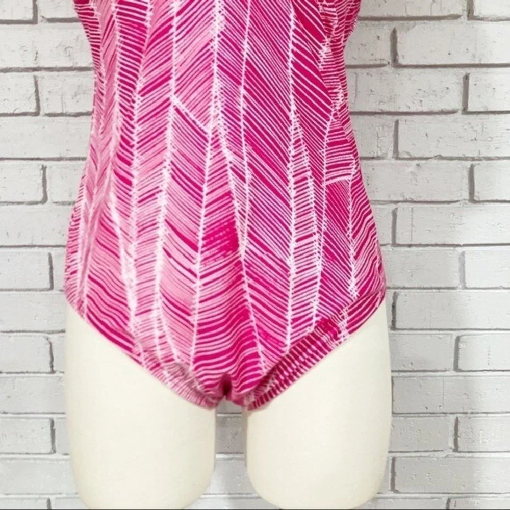 DKNY Pink White Geometric V-Neck Halter Swimsuit One Piece Resort Vacation 14 - Picture 4 of 10